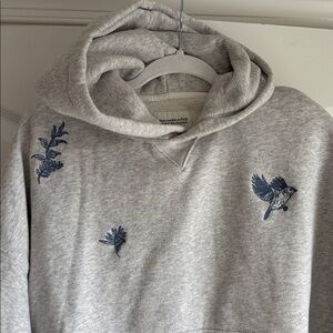 Abercrombie hoodie with embroidery L/XL
